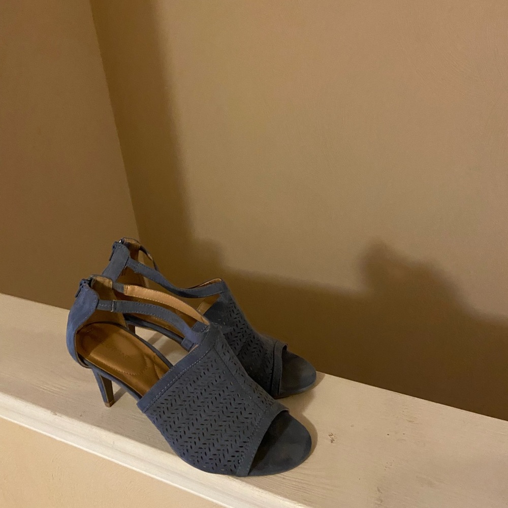 Used blue 11w Women's open toe heels